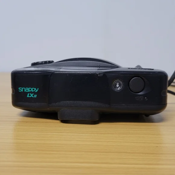 Canon Snappy Lxii 35mm Point and Shoot Film Camera 35mm Lens
